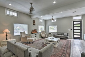 Modern Retreat, 1.5 Mi. From Downtown Strand!