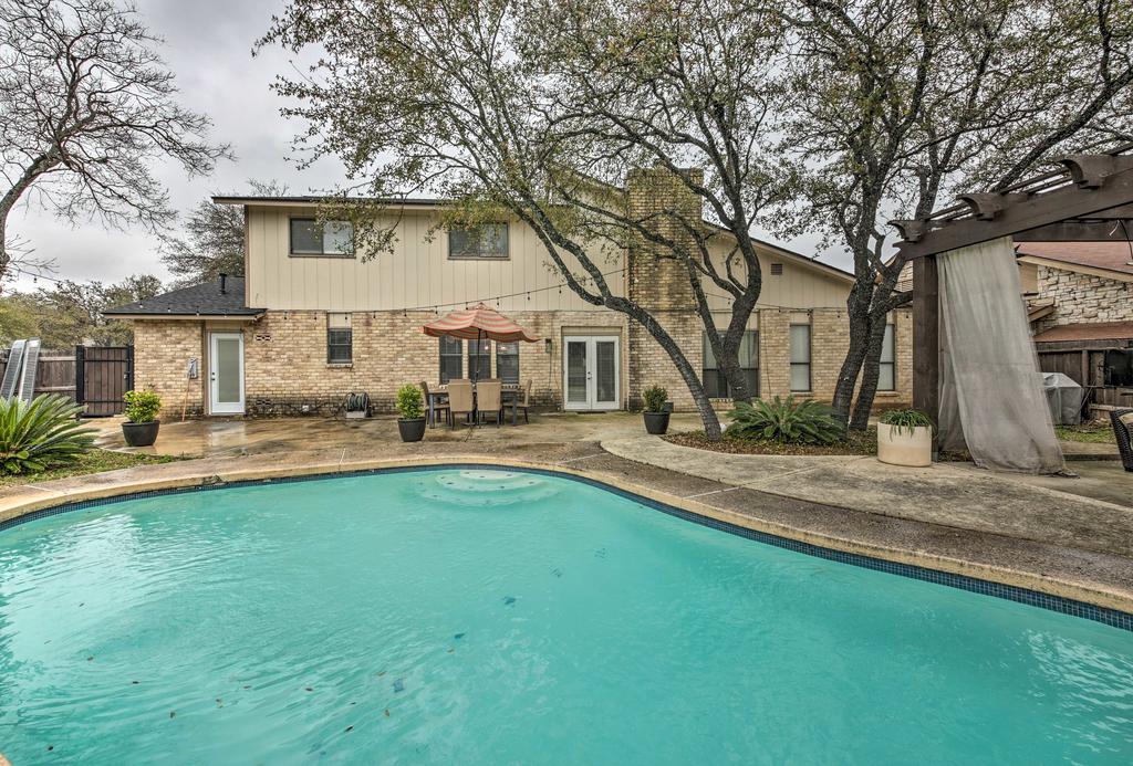Modern San Antonio House With Pool And Pergola! - thumb 3