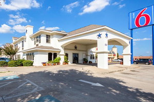 Motel 6 Dallas  Irving DFW Airport South