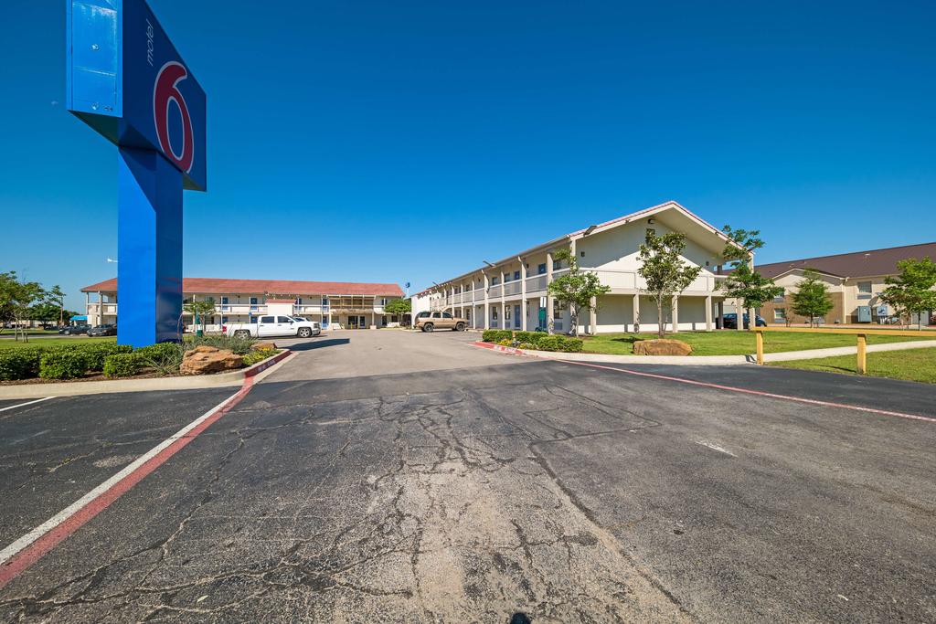 Motel 6-Dallas, TX - Farmers Branch - thumb 0