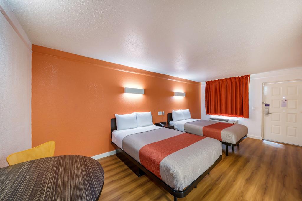 Motel 6-Dallas, TX - Farmers Branch - thumb 2