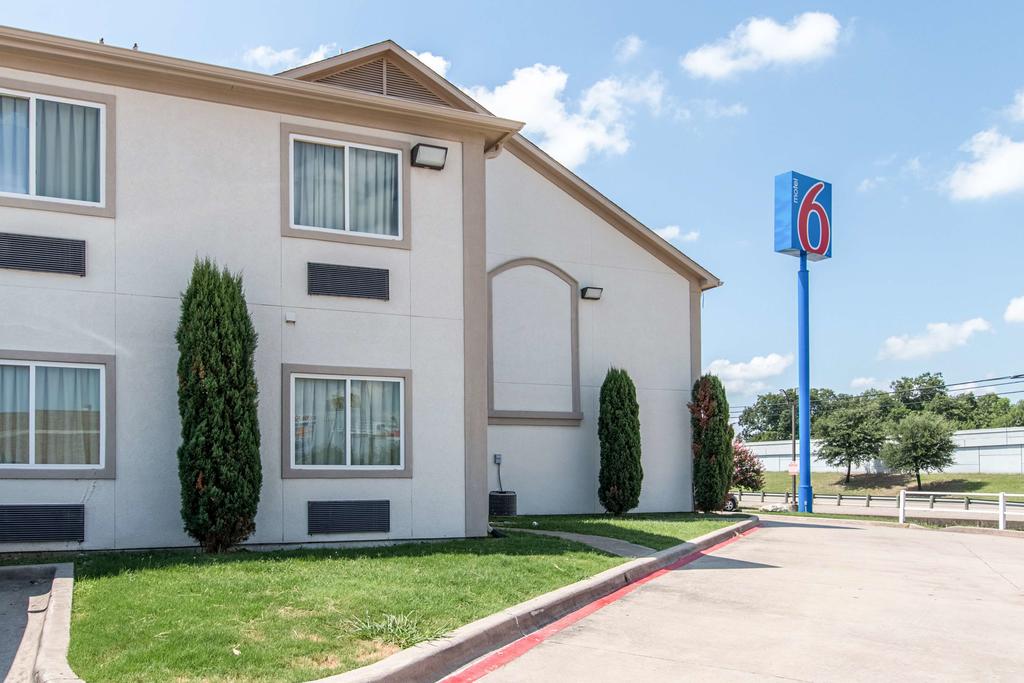Motel 6-Hutchins, TX - thumb 1