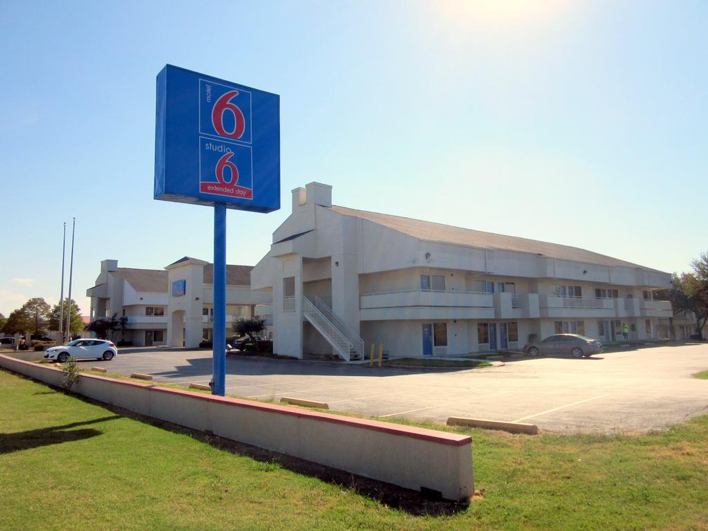 Motel 6-Irving, TX - Irving DFW Airport East - thumb 1