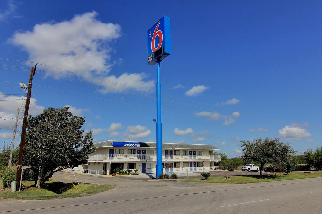 Motel 6-Kingsville, TX - thumb 1
