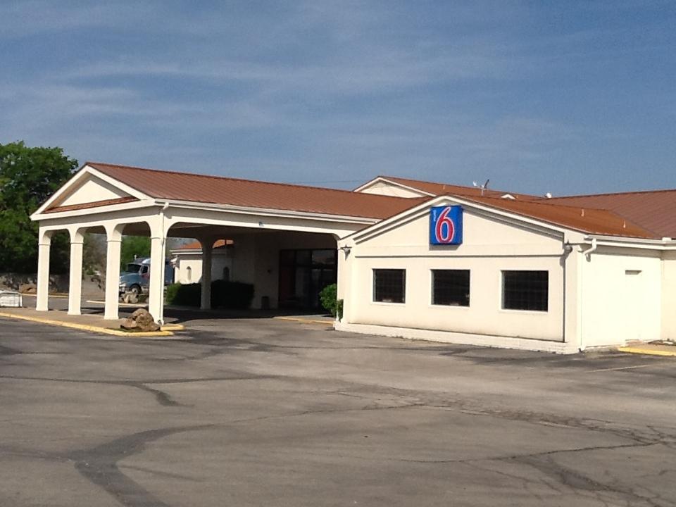 Motel 6-Stephenville, TX - thumb 2
