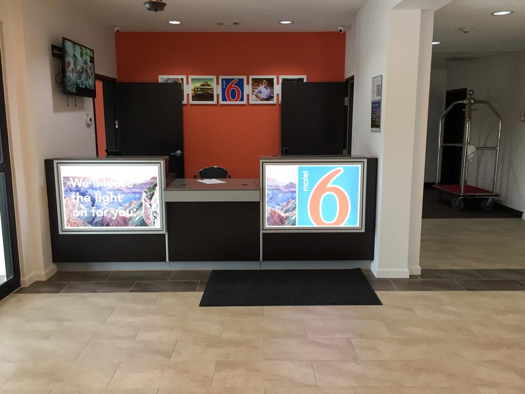Motel 6-Texas City, TX - I-45 South - thumb 2