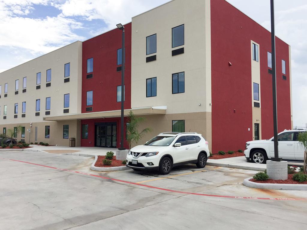 Motel 6-Texas City, TX - I-45 South - thumb 1
