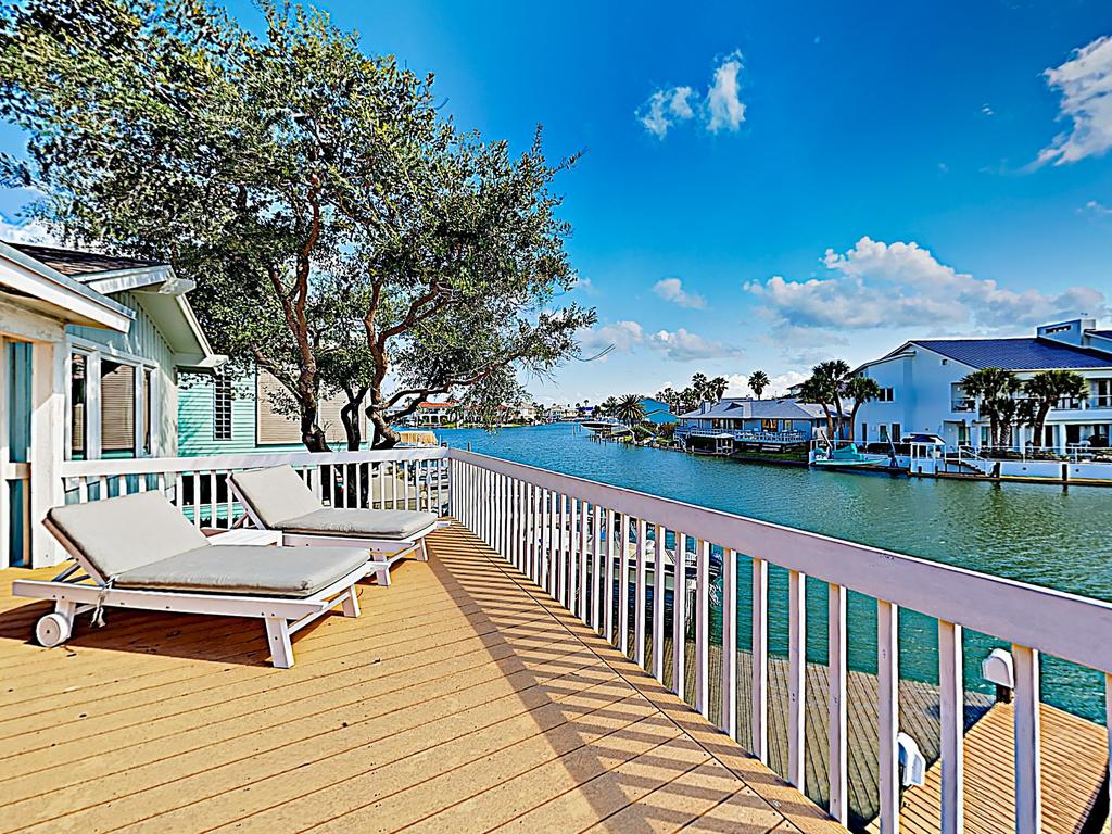 New Listing! Key Allegro Waterfront Home W/ Pool Home - thumb 0