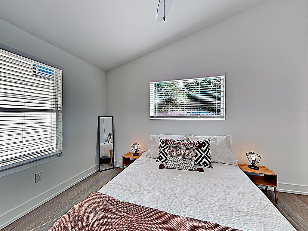 New Listing! Newly Built Luxe Getaway W/ 2 Suites Condo - thumb 3