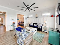 New Listing Newly Built Waterfront Home W/ Deck Home Accommodation Texas