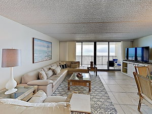 New Listing! Relaxing Retreat W/ Pools & Gulf Views Condo