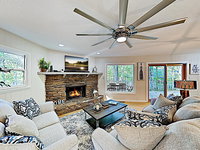 New Listing The Chocolate Cottage w/ Kayaks home Accommodation Texas