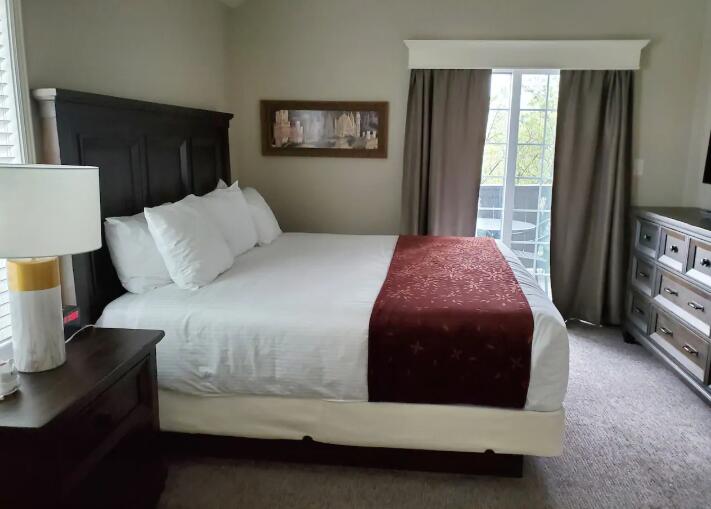 New Wintergreen Midway Condo With Covered Parking - thumb 0