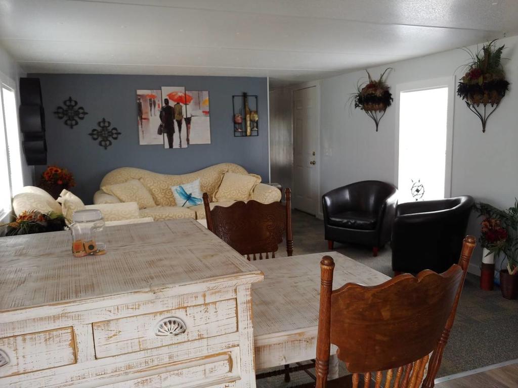 Newly Remodeled! Sleeps 6! Pets OK! Very Quiet! - thumb 0