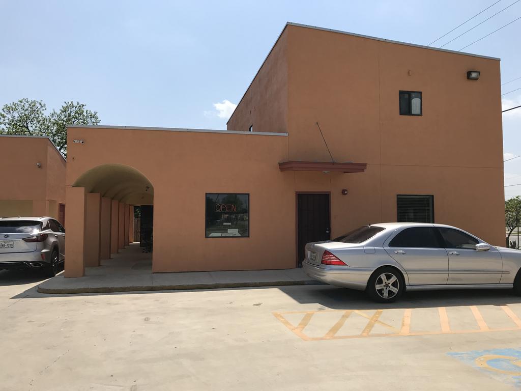 Nogalitos Motel - thumb 1
