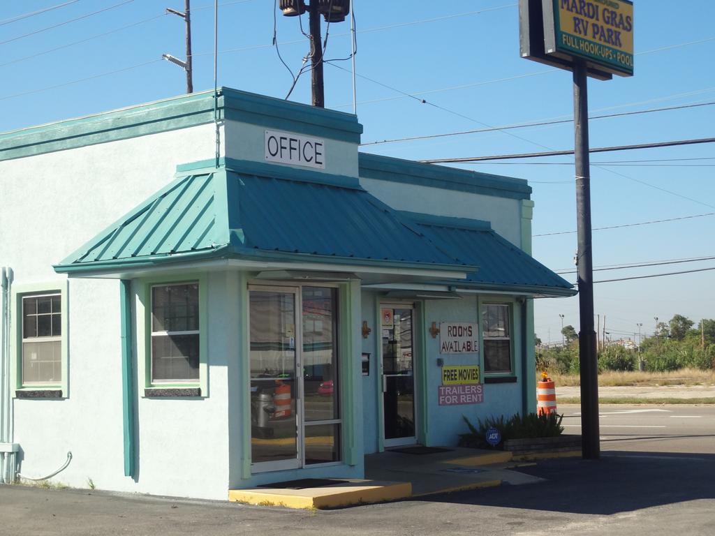 Nola Inn & Suites - thumb 3