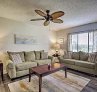 Oceanview Tierra Verde Escape with Balcony and Pool - Accommodation Texas