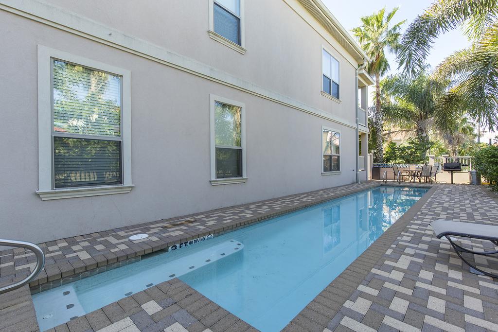 Oleander Place #104 - thumb 3
