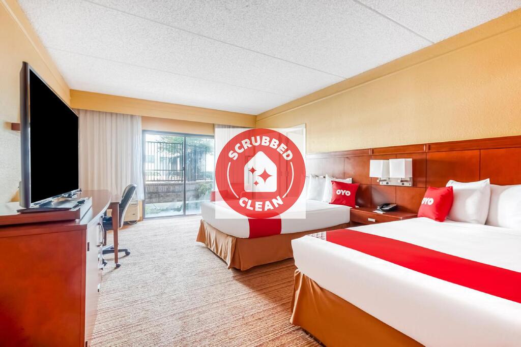 OYO Townhouse Dallas Love Field Airport - thumb 1