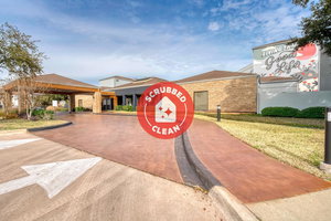 OYO Townhouse Dallas Love Field Airport