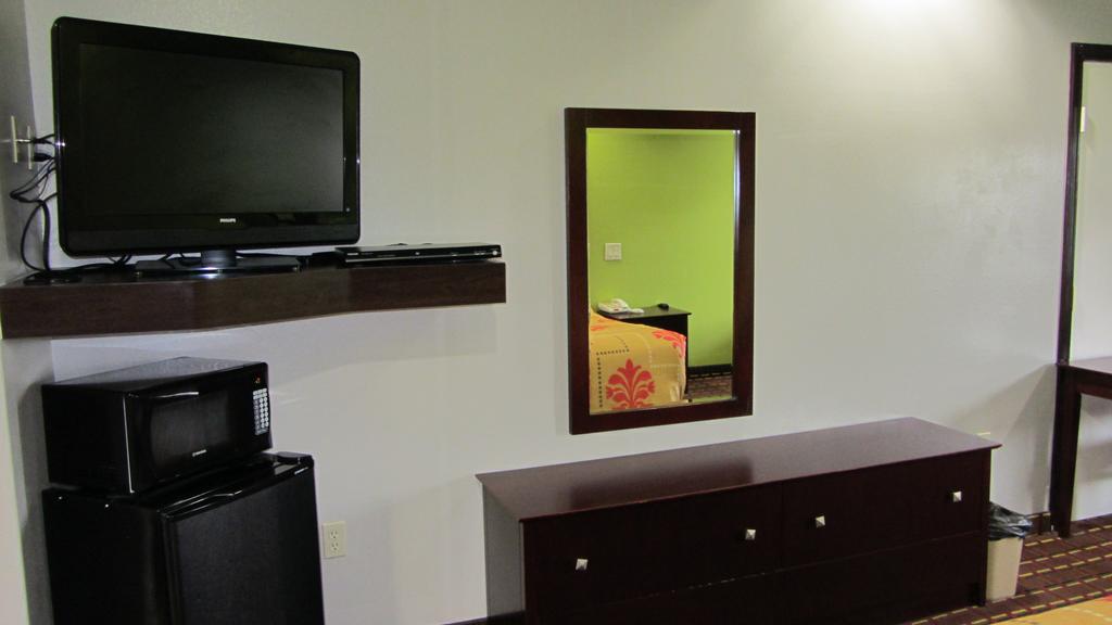 Palace Inn Houston - thumb 2