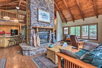 Pastoral Pine Cabin Less Than 5 Miles from Downtown Accommodation Texas
