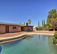 Pearce-Sunsites Home with Pool  Desert Mountain View - Accommodation Texas