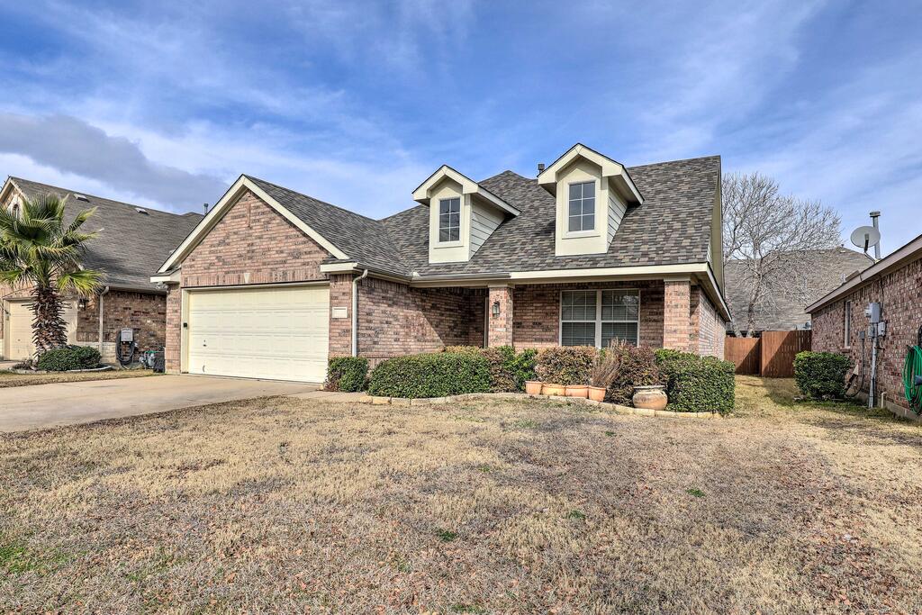 Pet-Friendly Home, Near Ft. Worth Stockyards - thumb 1