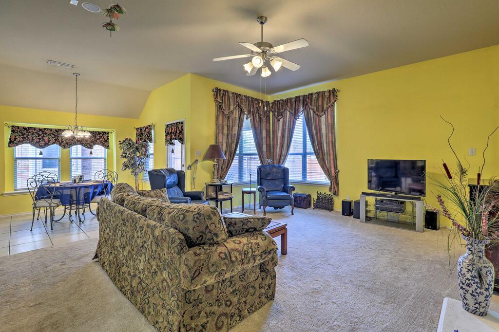 Pet-Friendly Home, Near Ft. Worth Stockyards - thumb 2