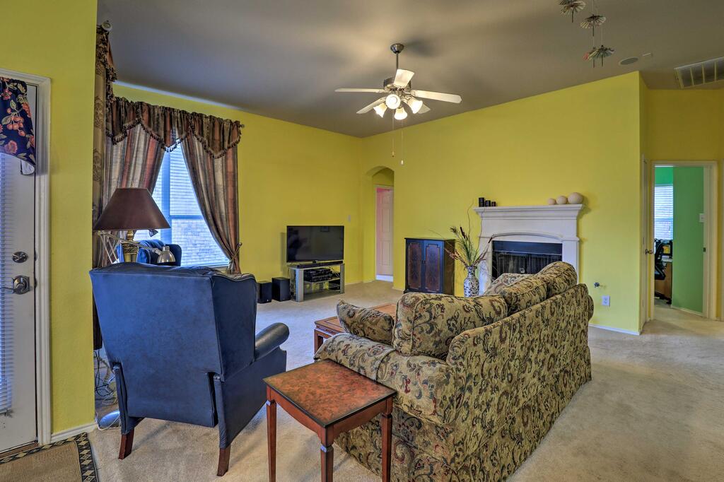 Pet-Friendly Home, Near Ft. Worth Stockyards - thumb 3
