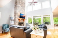 Pickwick Vacation Home-Sleeps up to 16 plus optional Guest House available for larger groups Accommodation Texas