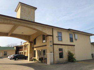 Pinn Road Inn And Suites