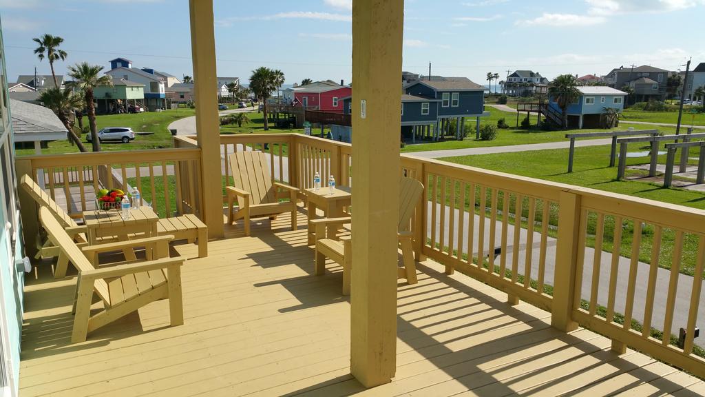 PRIVATE BEACH -- AWAY FROM THE CROWDS - Ocean Views -Short Drive To MOODY GARDENS, SCHLITTER BAHN, PLEASURE PIER - thumb 1