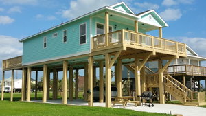 PRIVATE BEACH -- AWAY FROM THE CROWDS - Ocean Views -Short Drive To MOODY GARDENS, SCHLITTER BAHN, PLEASURE PIER