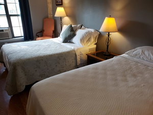 Private Secure Near Medical Center For Leisure Or Business