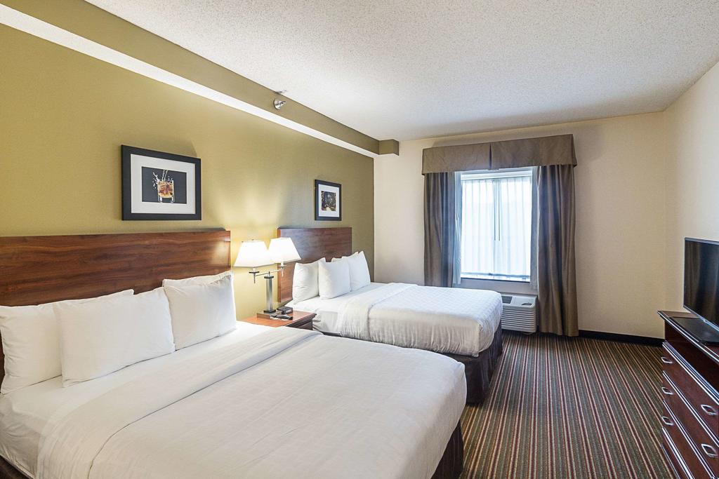 Quality Inn & Suites West Chase - thumb 2