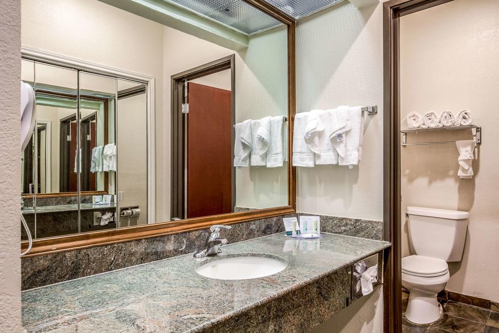 Quality Inn And Suites Seabrook - NASA - Kemah - thumb 3