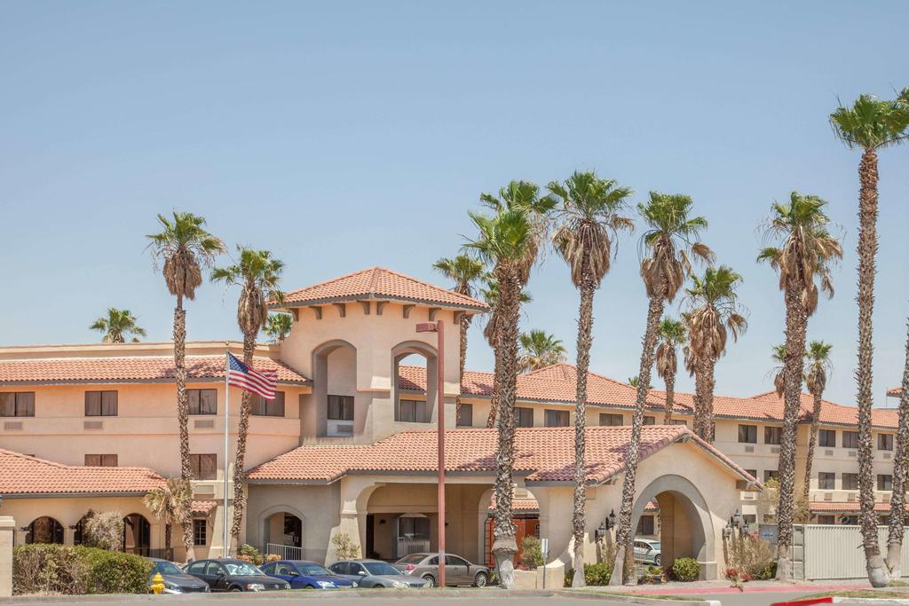 Ramada By Wyndham Barstow - thumb 0