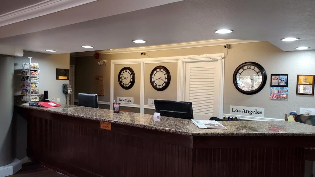 Ramada By Wyndham Barstow - thumb 1
