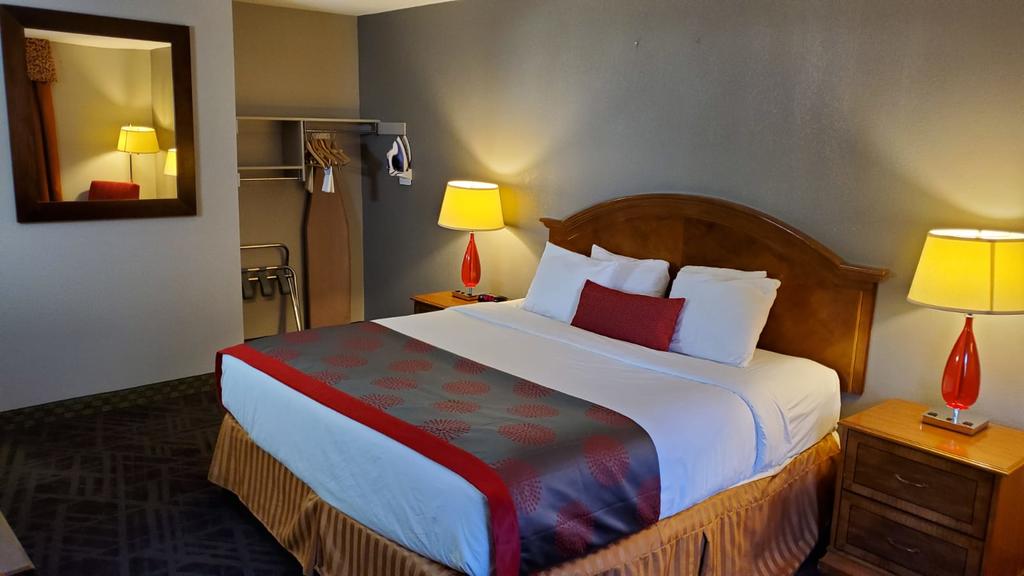 Ramada By Wyndham Barstow - thumb 2