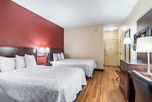 Red Roof Inn PLUS+ San Antonio Downtown - Riverwalk