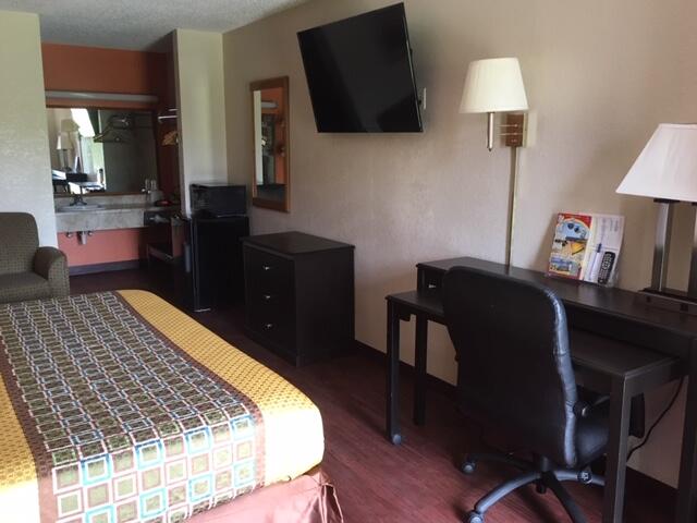 Regency Inn & Suites Bay City - thumb 0