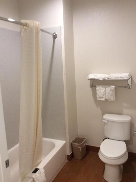 Regency Inn & Suites- NW Houston - thumb 3