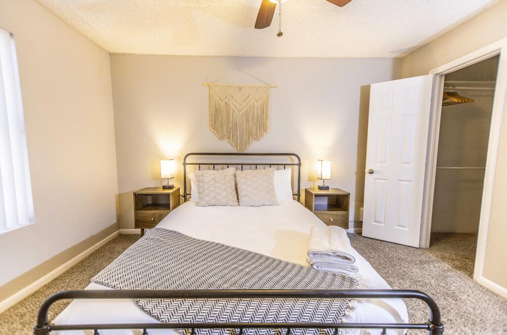 Relating 1 BR Suite And Fitness Center - thumb 1