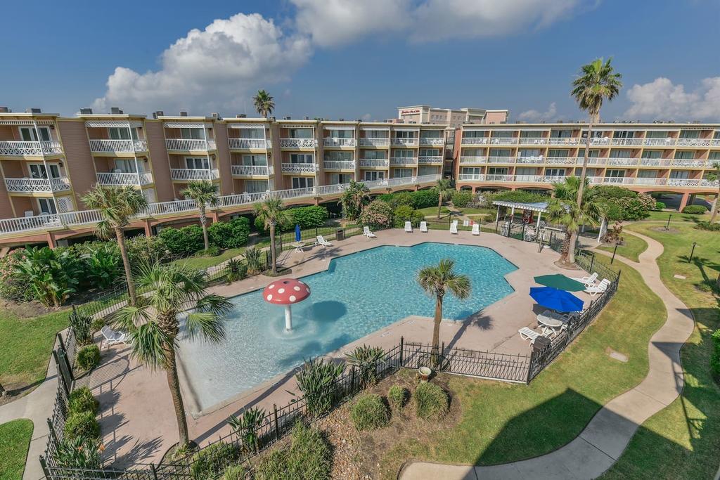 Remodeled Oceanside Condo - thumb 3