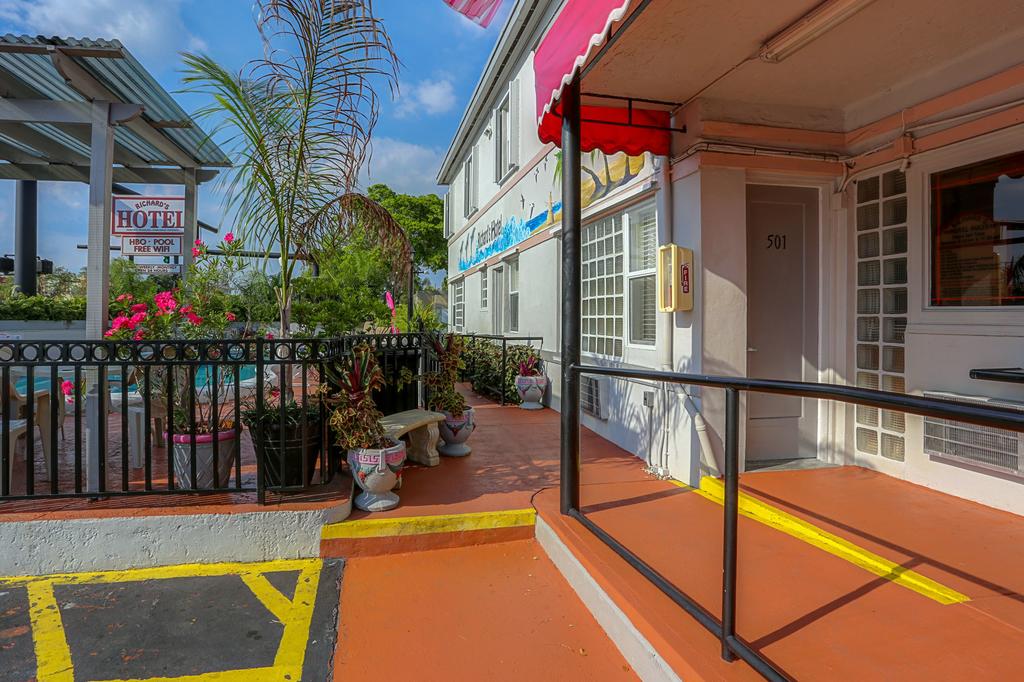Richard's Hotel - thumb 1