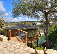 Scenic Hillside Bungalow on Lake Travis pool and hot tub next to marina 8 - Accommodation Texas
