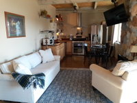 She-Shed Retreat Accommodation Texas