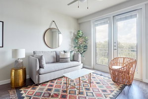 Sonder  Southtown Apartments