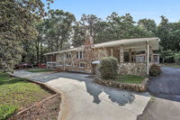 Spacious Abode l Three King beds and Sofa bed l 4K TVs in All bedrooms / 5G WiFi Accommodation Texas